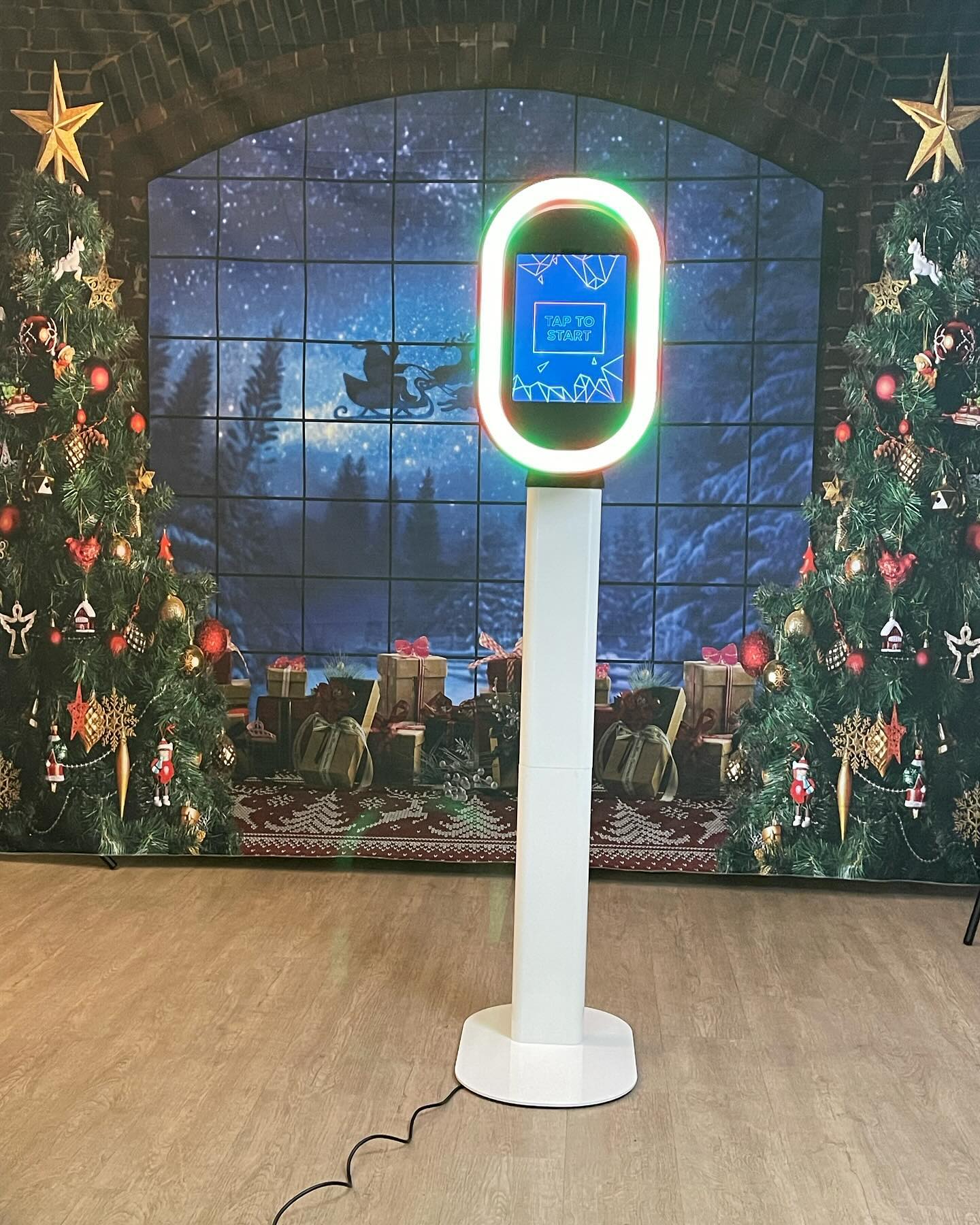 Christmas Tree Window Gifts Photography Backdrop D822