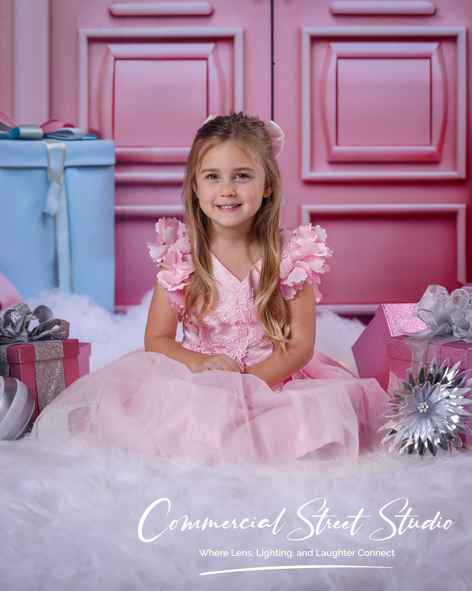 Pink Christmas Backdrop Pink Door Bow Garland Christmas Backdrop UK MRR9-70