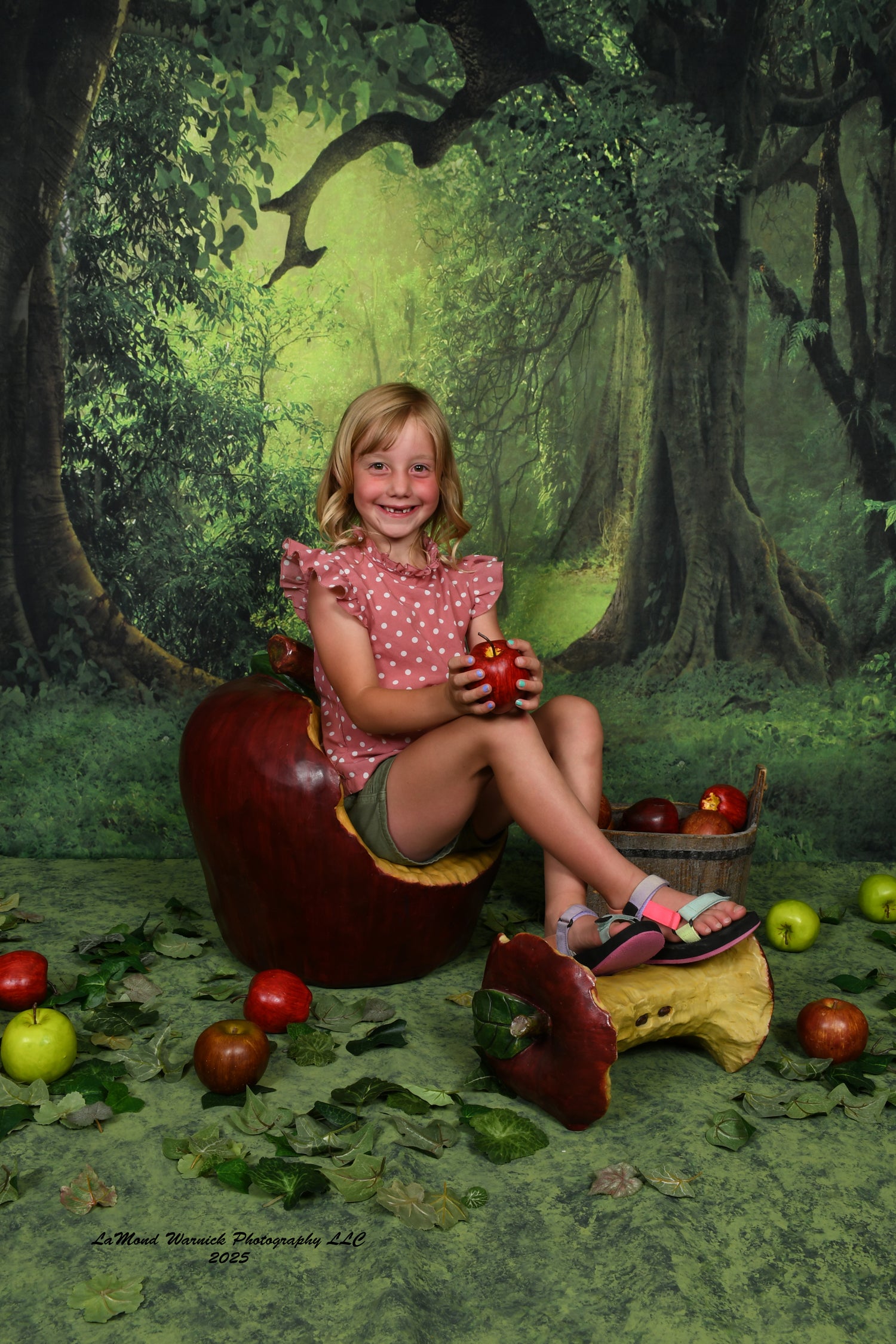 Secret Forest Big Tree Green Backdrop UK for Photo Studio LV-837