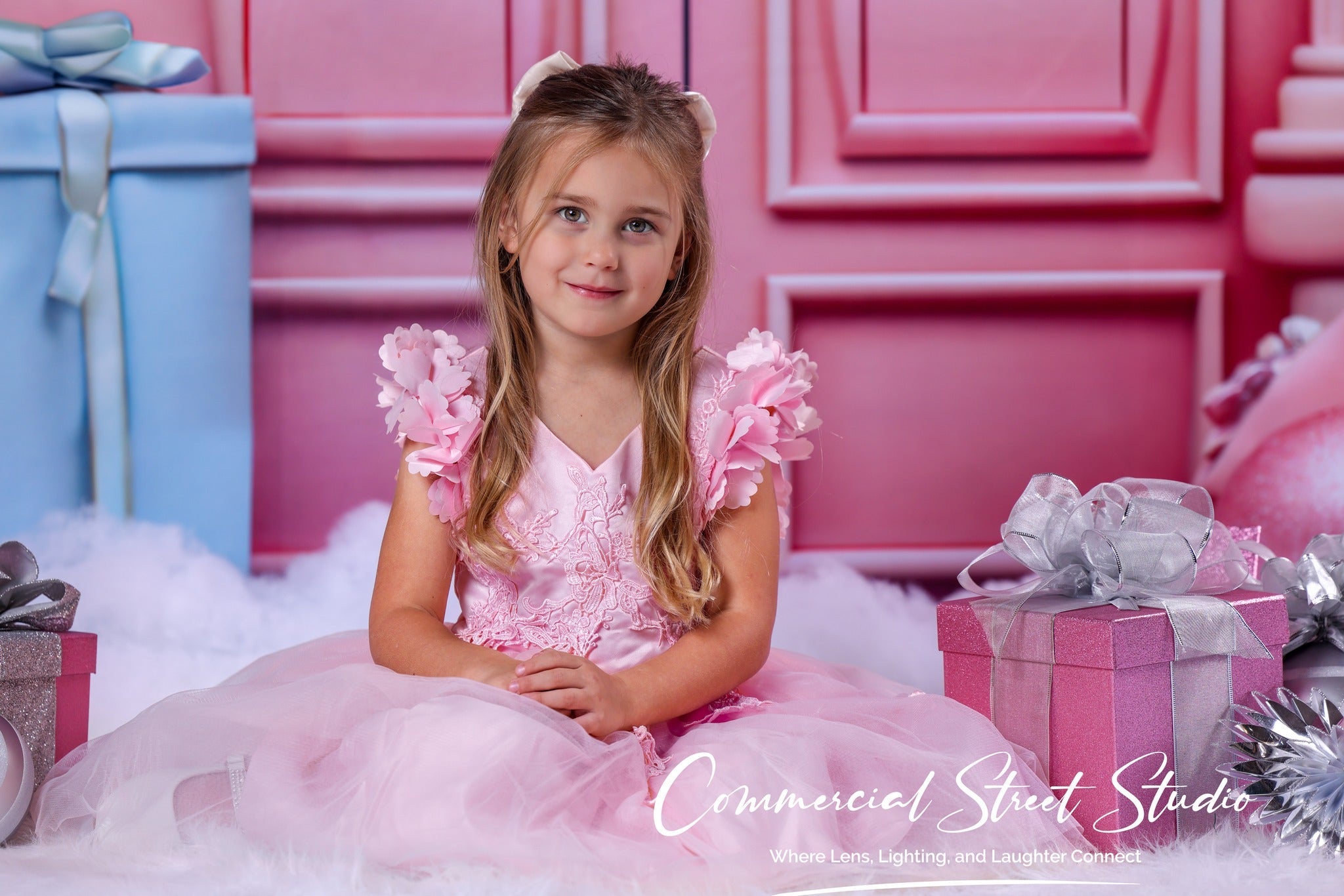 Pink Christmas Backdrop Pink Door Bow Garland Christmas Backdrop UK MRR9-70