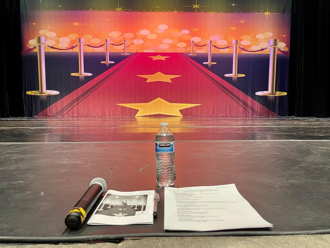 Hollywood Red Carpet Gold Lights Backdrop UK for Photography LV-287