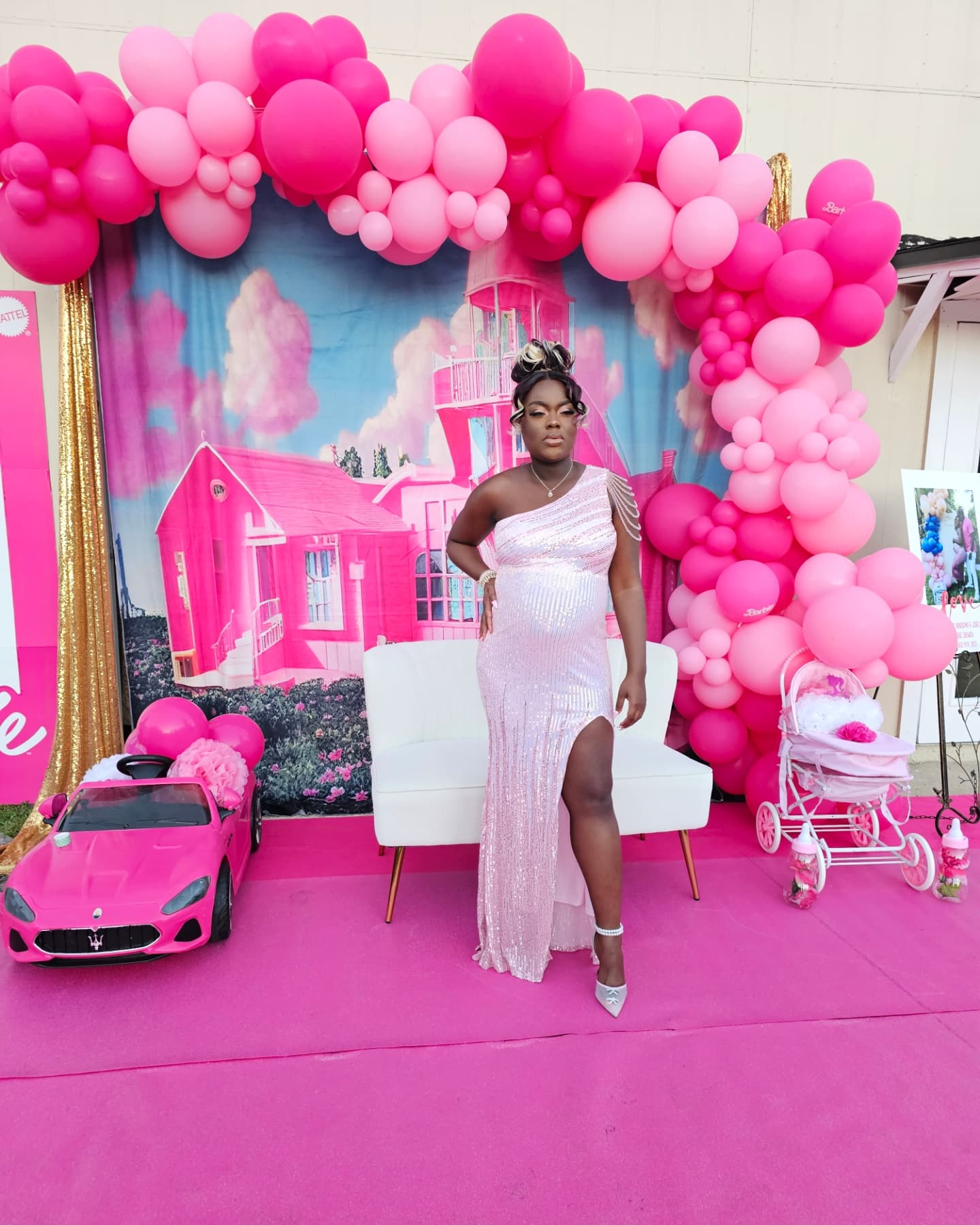 Fashion Doll Fantasy Pink House Backdrop UK M8-40