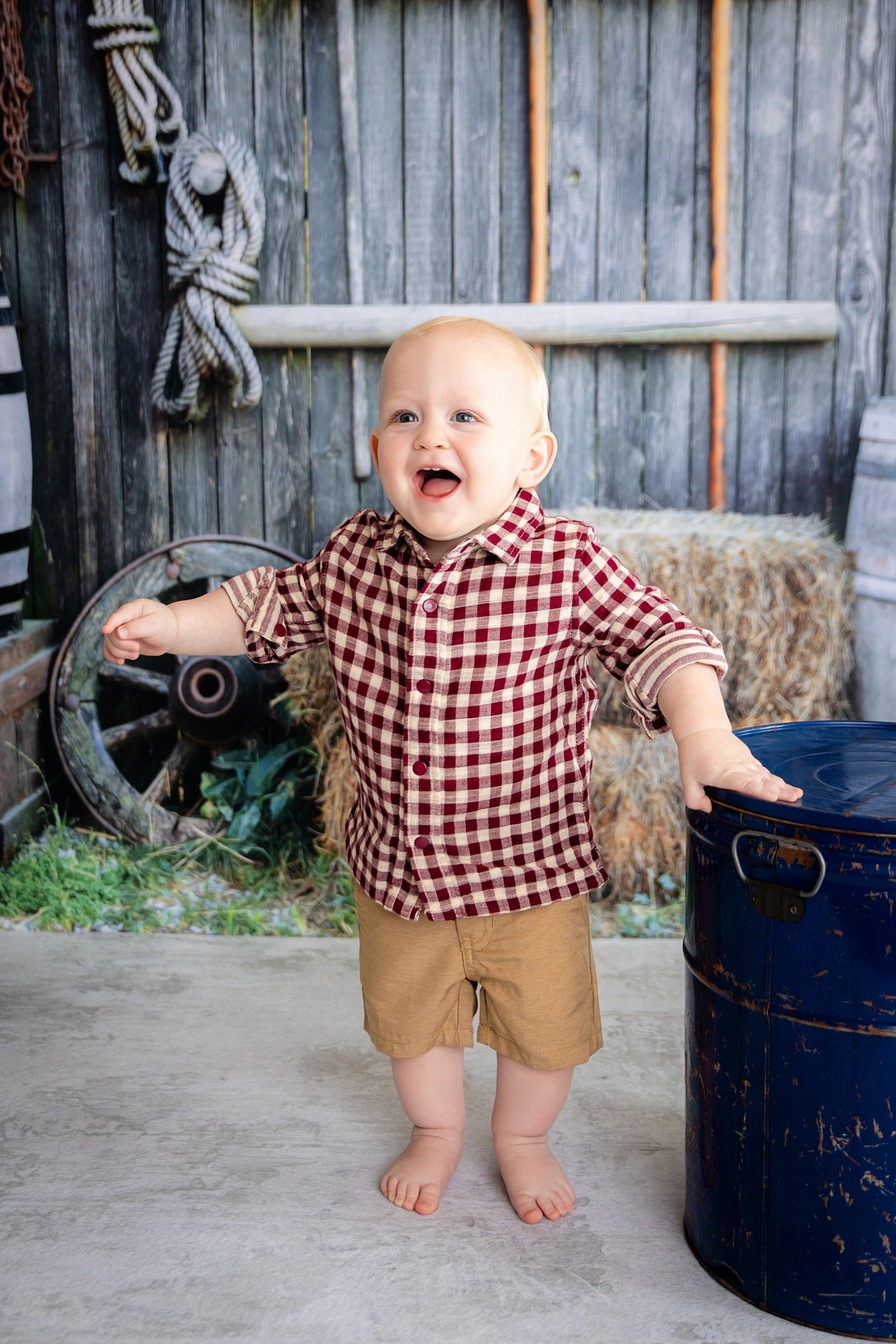 Barn Farm Tools Gray Grunge Wood Wall backdrop UK HJ03184
