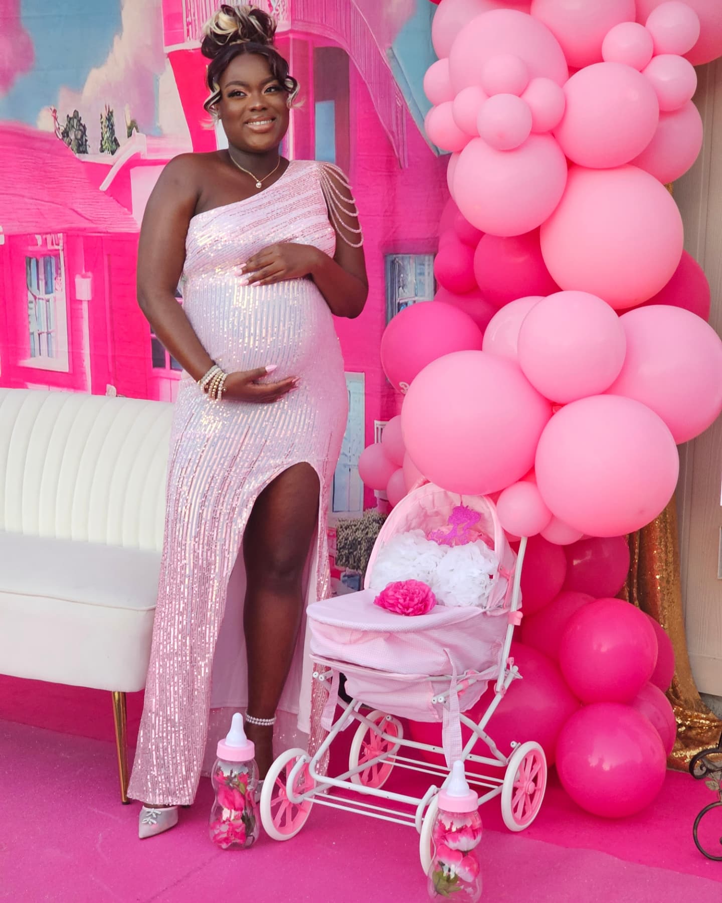 Fashion Doll Fantasy Pink House Backdrop UK M8-40