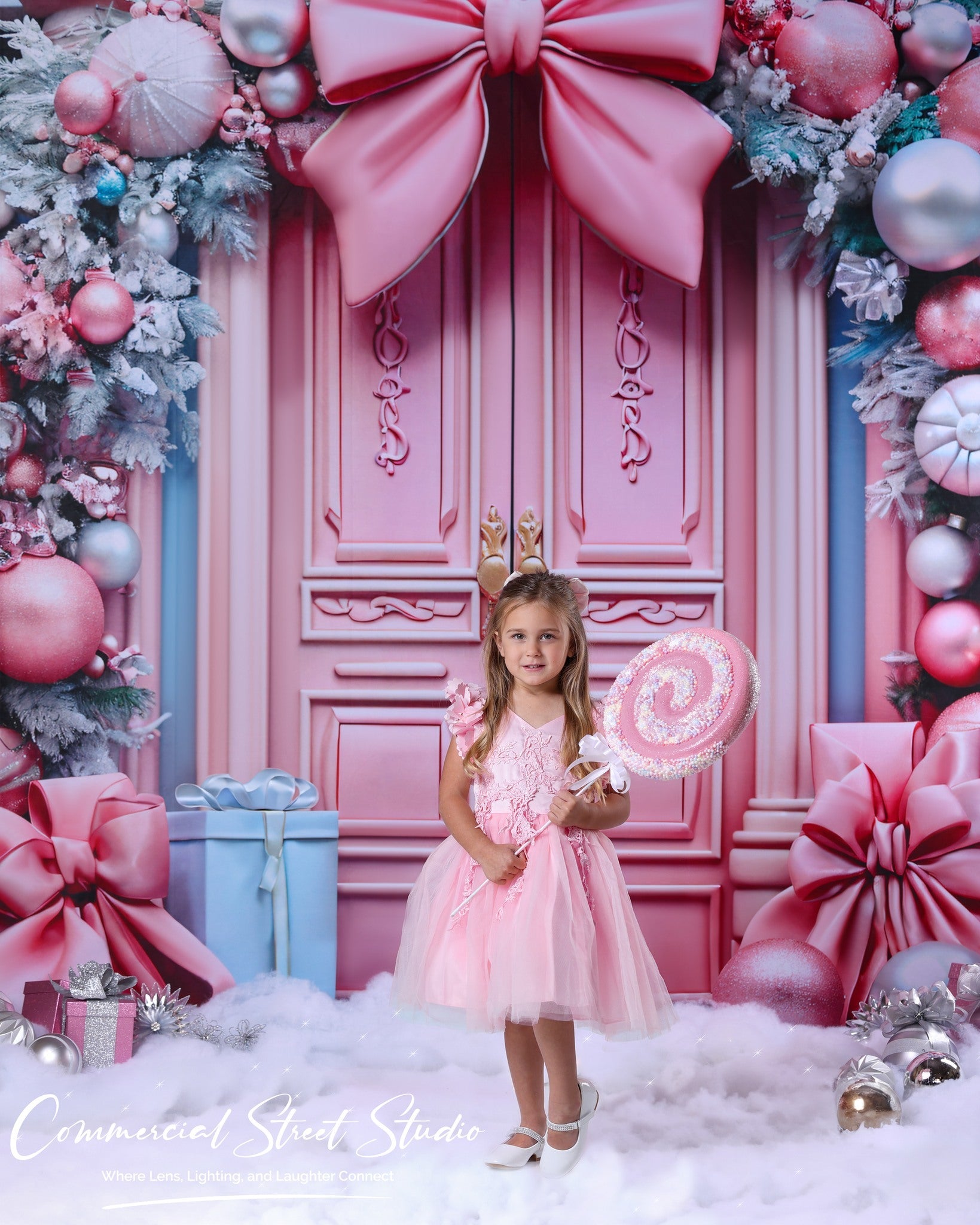 Pink Christmas Backdrop Pink Door Bow Garland Christmas Backdrop UK MRR9-70