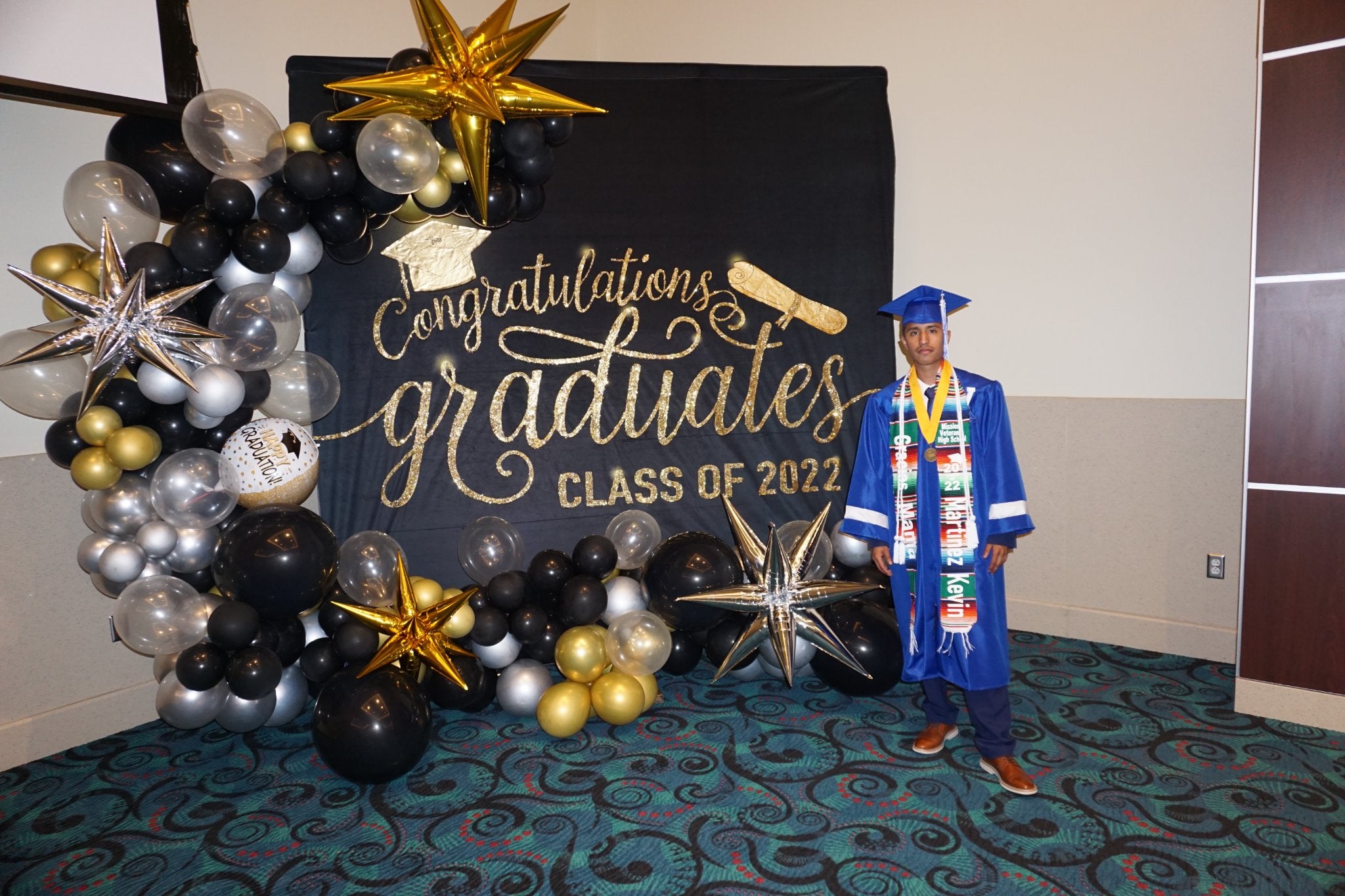 Graduation Congratulations Gold and Black Class Of 2025 Photo backdrop UK SH-253
