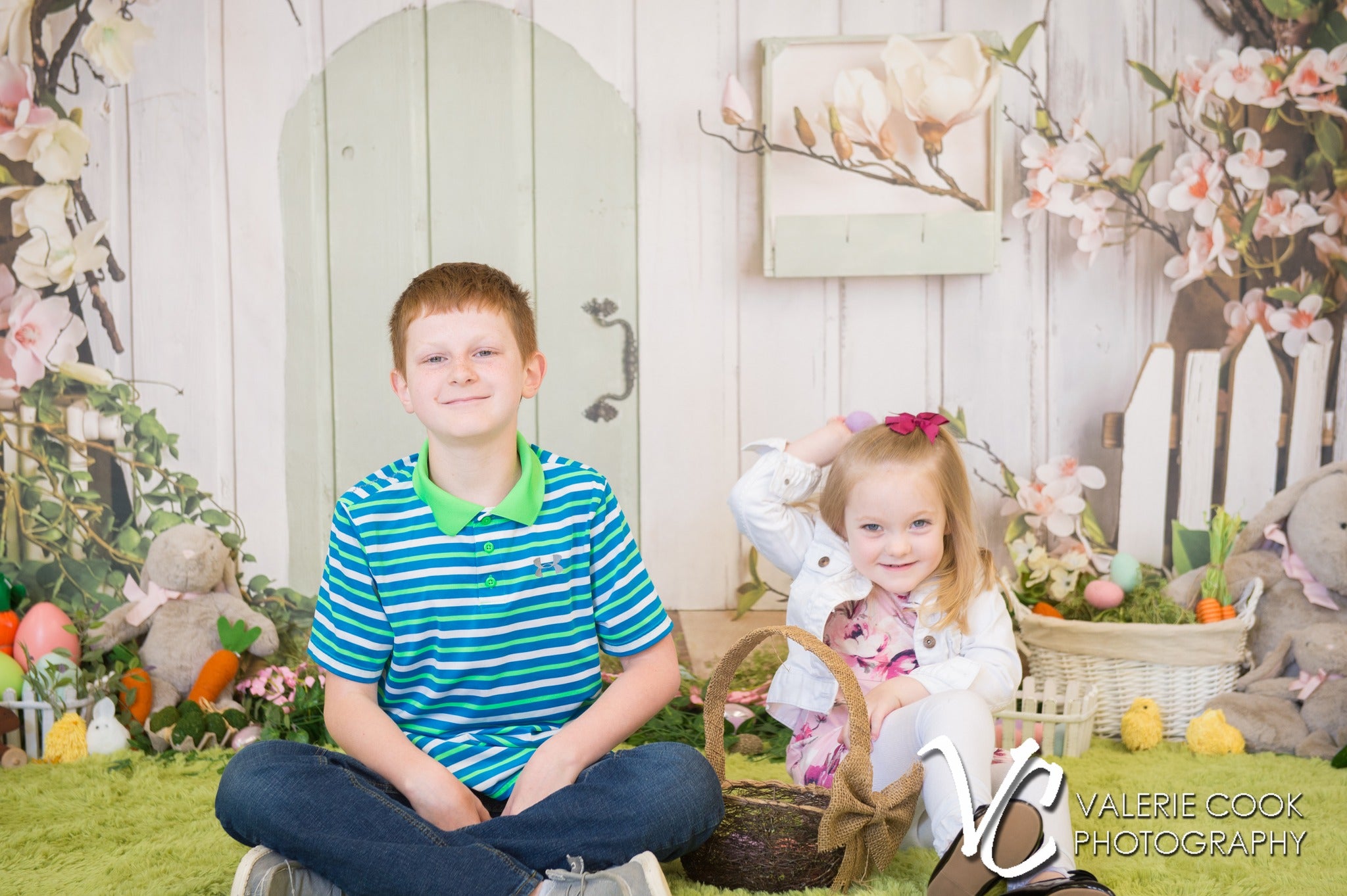 Pink Flowers Rustic House Spring Backdrop UK D1055