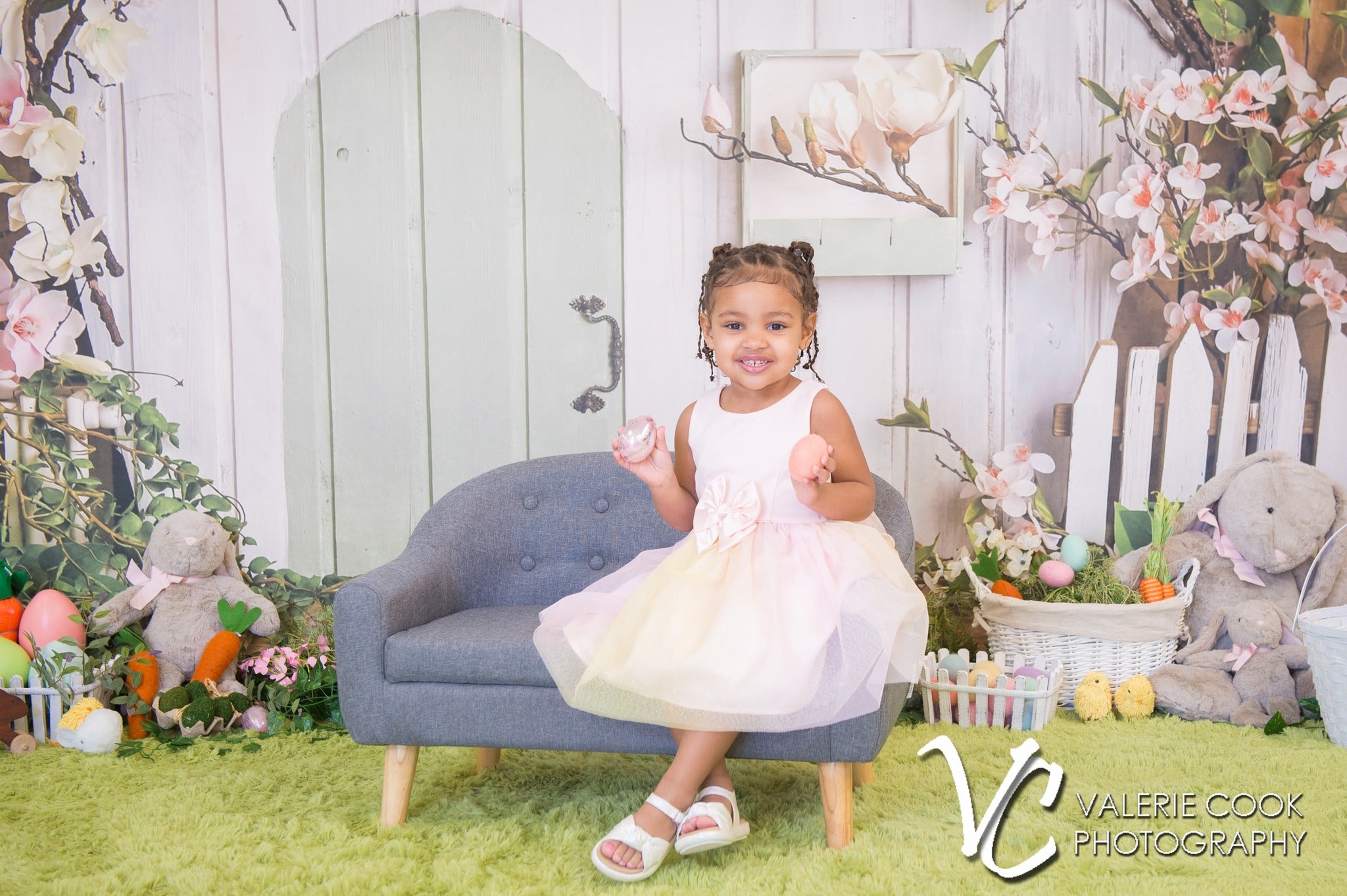 Pink Flowers Rustic House Spring Backdrop UK D1055