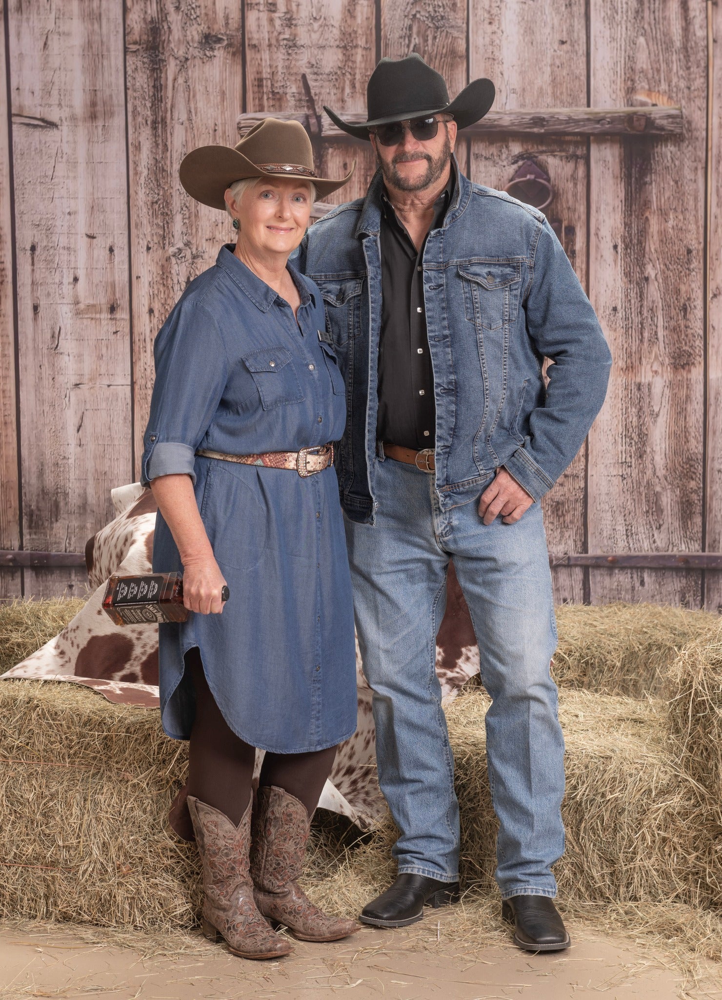 Old Weathered Wooden Barn Door backdrop uk for Photo GC-93