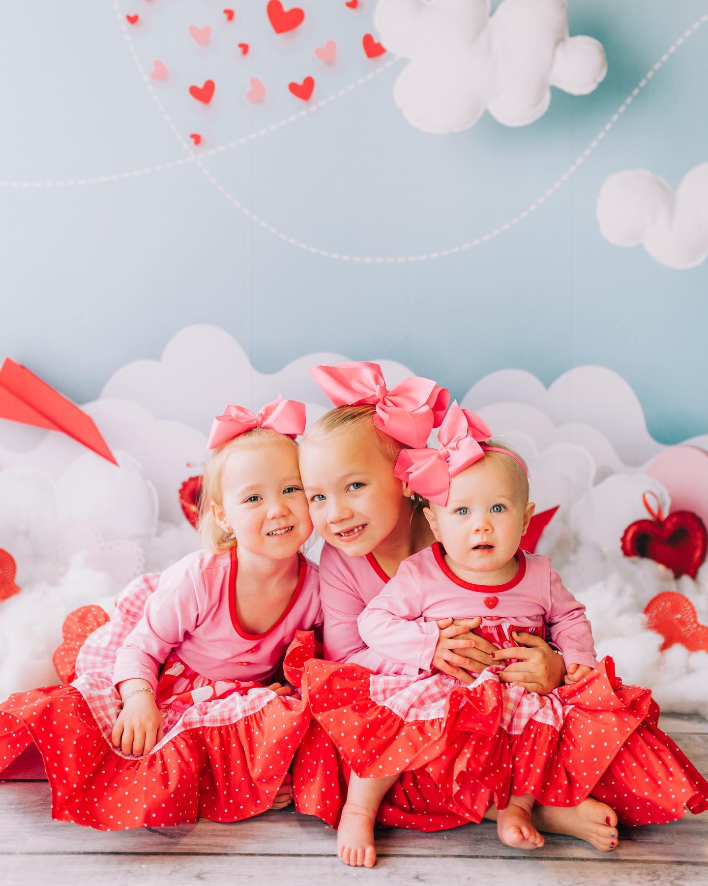 Valentine's Day Backdrop Paper Planes Clouds Heart Trail Valentine Backdrop UK MRR9-104