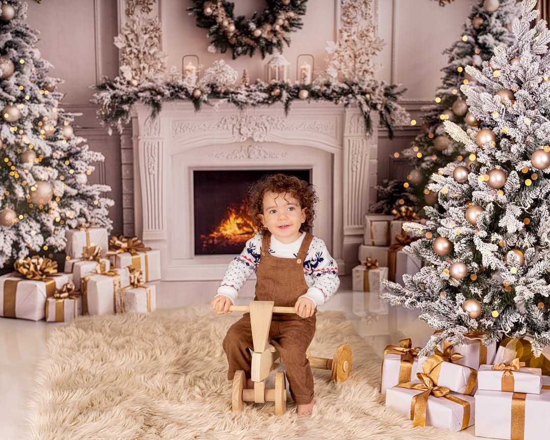 White Fireplace Christmas Trees Wreath Backdrop UK RR8-38