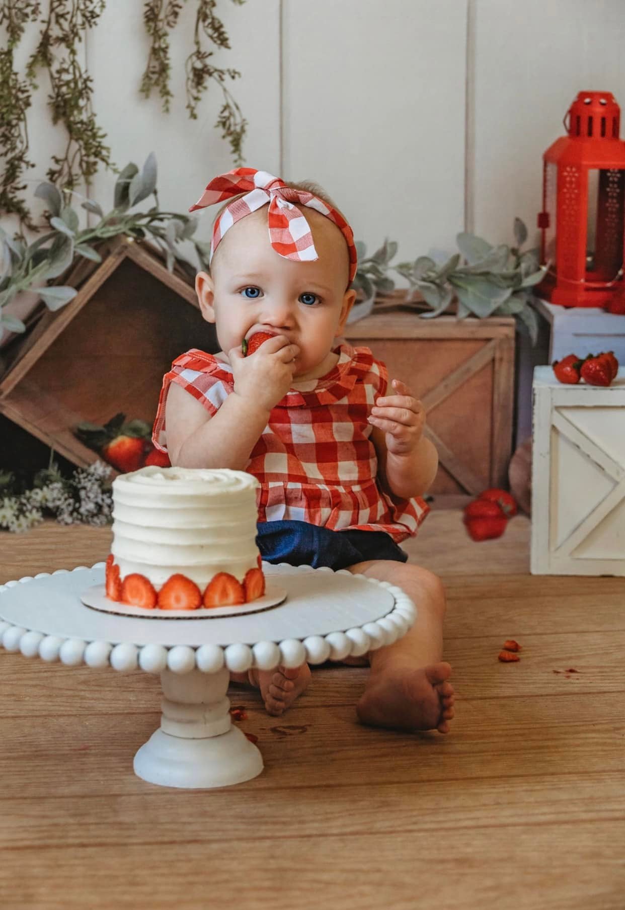 Spring Backdrop Rustic Crates Strawberries Red Lanterns Spring Photo Backdrop UK MRR9-4
