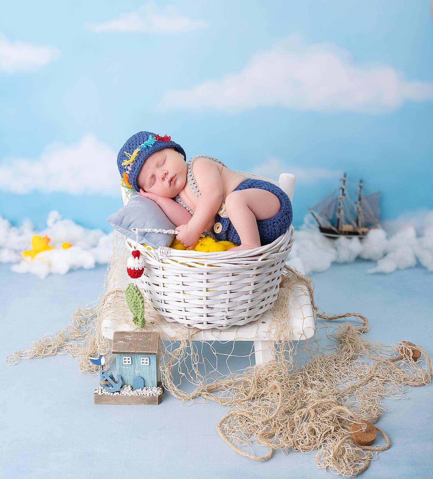 Beautiful Blue Sky and White Clouds Background for Newborn Photography NB-367