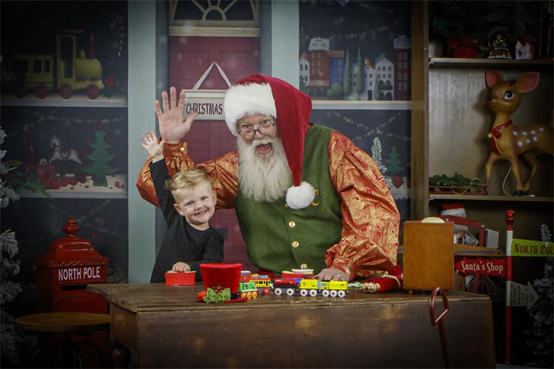 Christmas Santa Workshop Photography Backdrop UK  G-024